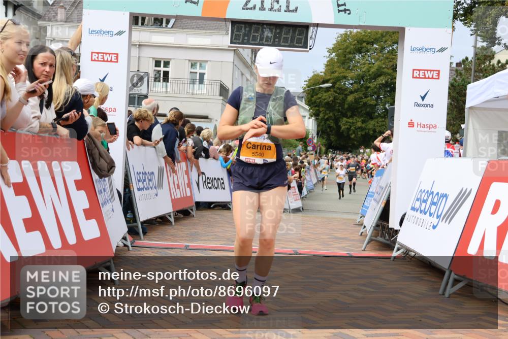 31.08.2025 - 21. Blankeneser Heldenlauf Strokosch-Dieckow http://msf.ph/oto/8696097 31.08.2025 12:28:32 Ziel 5320, 5540, 4220, 4424 meine-sportfotos.de