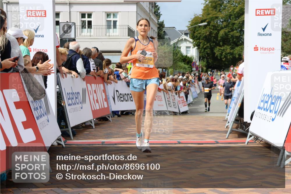 31.08.2025 - 21. Blankeneser Heldenlauf Strokosch-Dieckow http://msf.ph/oto/8696100 31.08.2025 12:23:38 Ziel 5367, 5366, 5178, 4006, 4016 meine-sportfotos.de