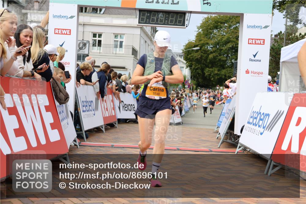 31.08.2025 - 21. Blankeneser Heldenlauf Strokosch-Dieckow http://msf.ph/oto/8696101 31.08.2025 12:28:32 Ziel 5320, 5540, 4220, 4424 meine-sportfotos.de
