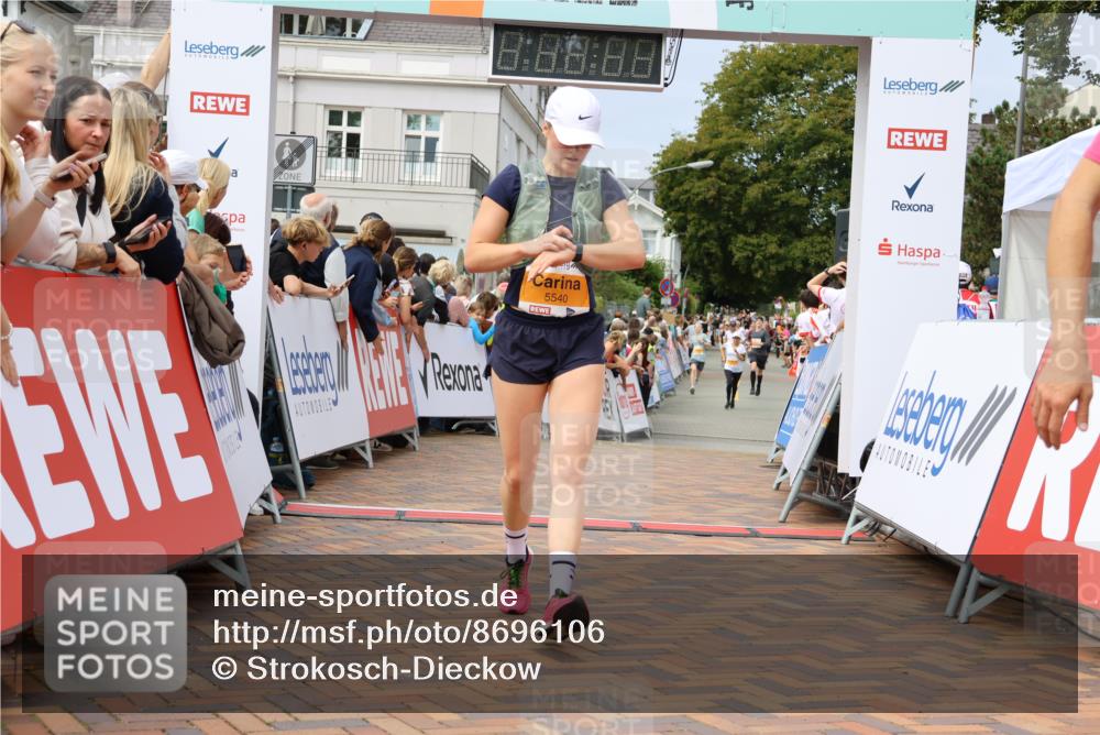 31.08.2025 - 21. Blankeneser Heldenlauf Strokosch-Dieckow http://msf.ph/oto/8696106 31.08.2025 12:28:31 Ziel 5320, 5540, 5813, 4220, 4424 meine-sportfotos.de