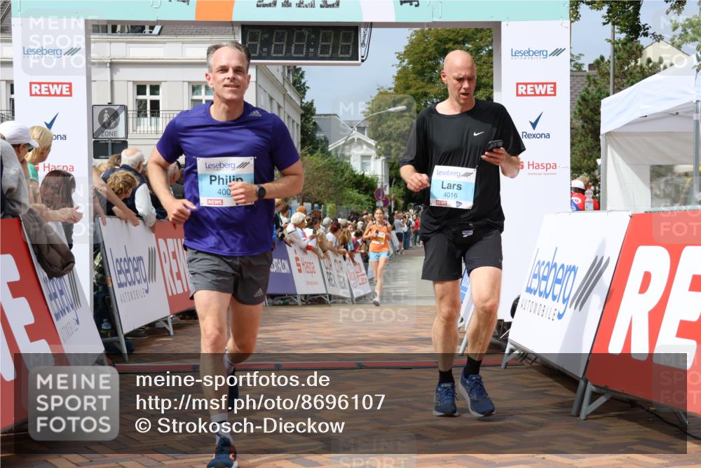 31.08.2025 - 21. Blankeneser Heldenlauf Strokosch-Dieckow http://msf.ph/oto/8696107 31.08.2025 12:23:33 Ziel 5178, 4419, 4278, 4006, 4016 meine-sportfotos.de
