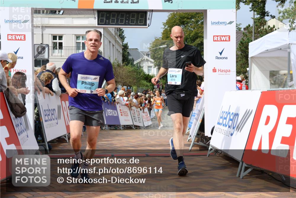 31.08.2025 - 21. Blankeneser Heldenlauf Strokosch-Dieckow http://msf.ph/oto/8696114 31.08.2025 12:23:33 Ziel 5178, 4419, 4278, 4006, 4016 meine-sportfotos.de