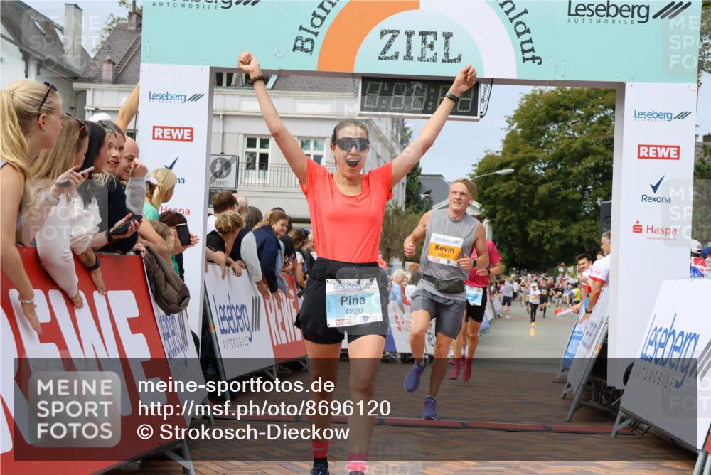 31.08.2025 - 21. Blankeneser Heldenlauf Strokosch-Dieckow http://msf.ph/oto/8696120 31.08.2025 12:28:27 Ziel 5320, 5540, 5813, 4220, 4424 meine-sportfotos.de