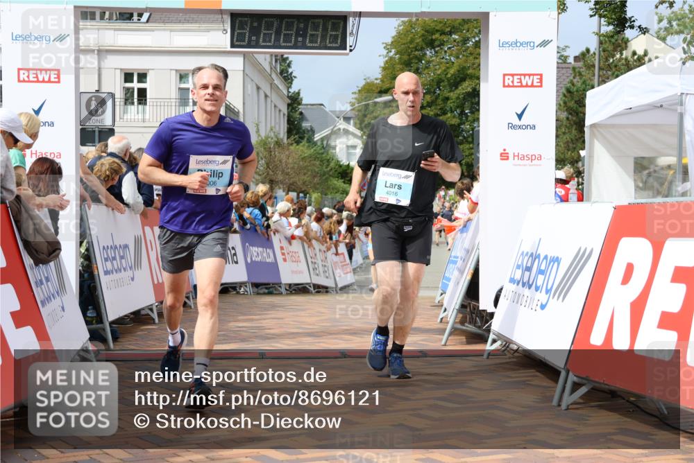 31.08.2025 - 21. Blankeneser Heldenlauf Strokosch-Dieckow http://msf.ph/oto/8696121 31.08.2025 12:23:33 Ziel 5178, 4419, 4278, 4006, 4016 meine-sportfotos.de