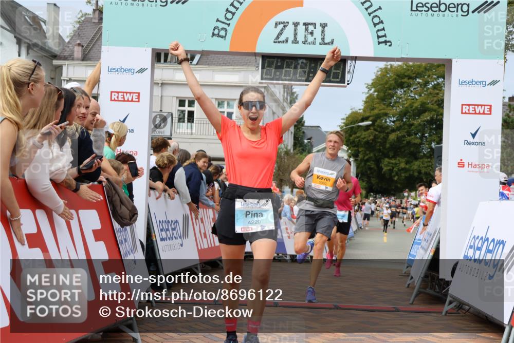 31.08.2025 - 21. Blankeneser Heldenlauf Strokosch-Dieckow http://msf.ph/oto/8696122 31.08.2025 12:28:27 Ziel 5320, 5540, 5813, 4220, 4424 meine-sportfotos.de