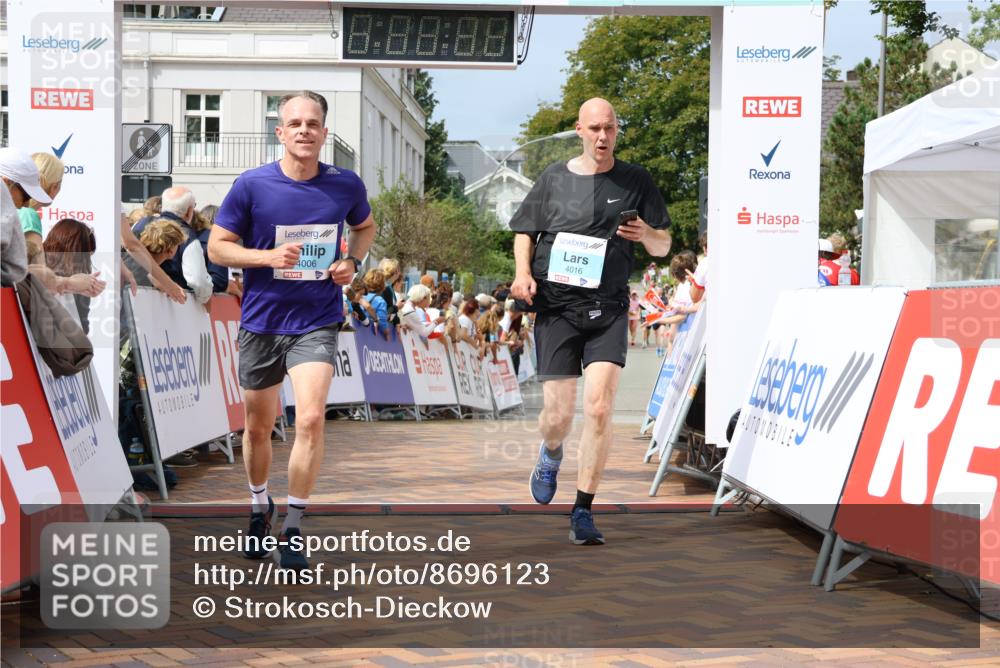 31.08.2025 - 21. Blankeneser Heldenlauf Strokosch-Dieckow http://msf.ph/oto/8696123 31.08.2025 12:23:33 Ziel 5178, 4419, 4278, 4006, 4016 meine-sportfotos.de
