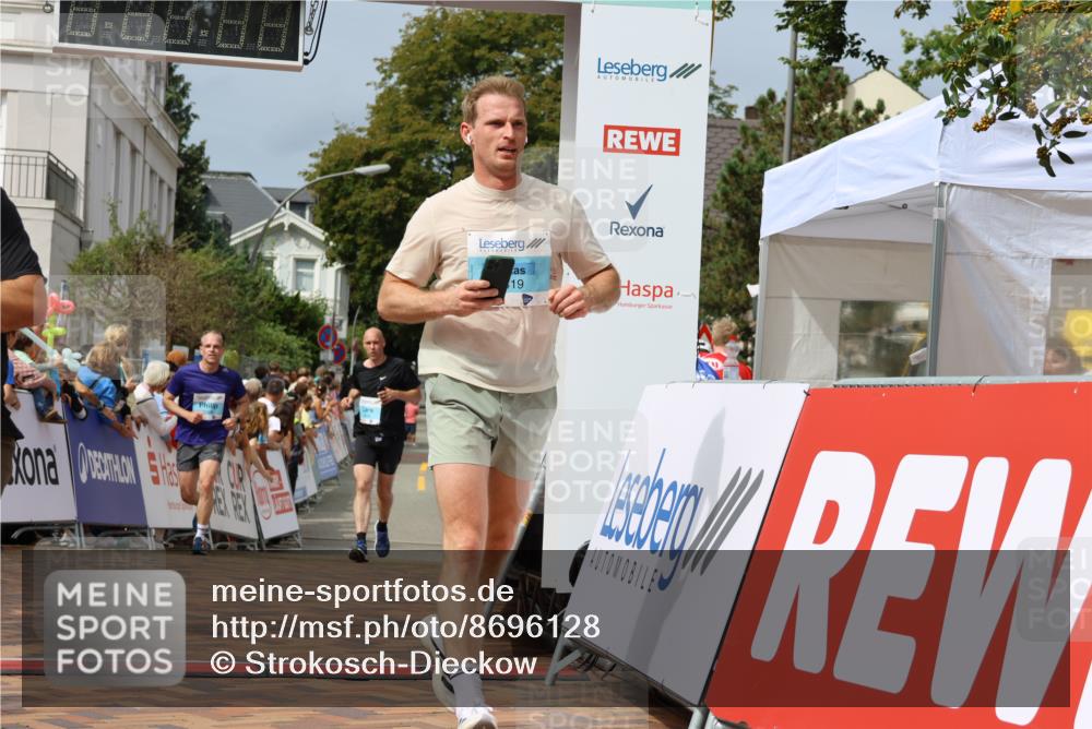 31.08.2025 - 21. Blankeneser Heldenlauf Strokosch-Dieckow http://msf.ph/oto/8696128 31.08.2025 12:23:29 Ziel 5410, 4419, 4278, 4006, 4016 meine-sportfotos.de