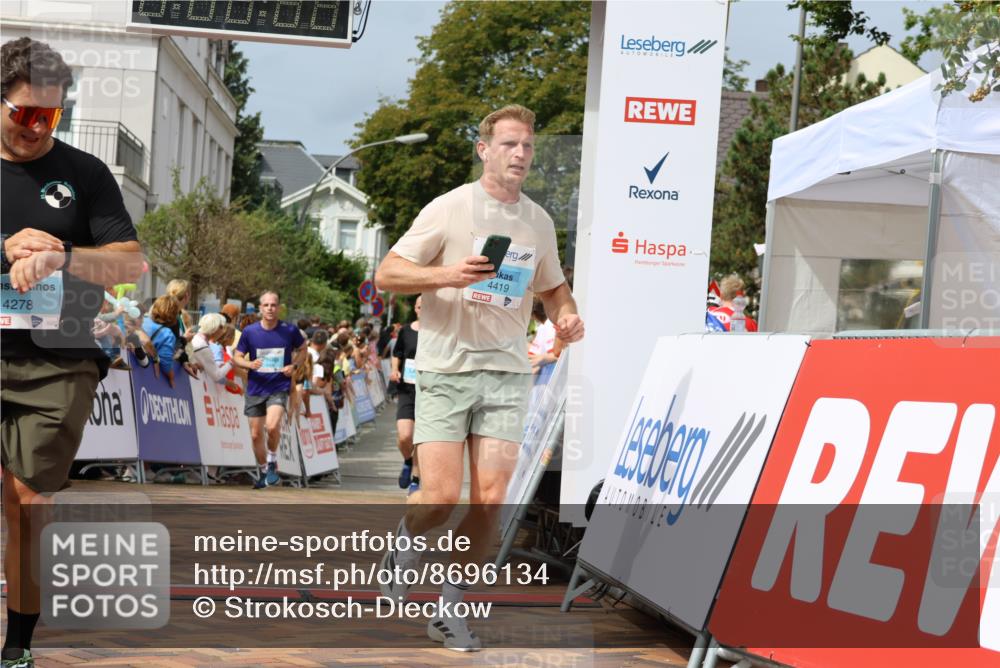 31.08.2025 - 21. Blankeneser Heldenlauf Strokosch-Dieckow http://msf.ph/oto/8696134 31.08.2025 12:23:29 Ziel 5410, 4419, 4278, 4006, 4016 meine-sportfotos.de
