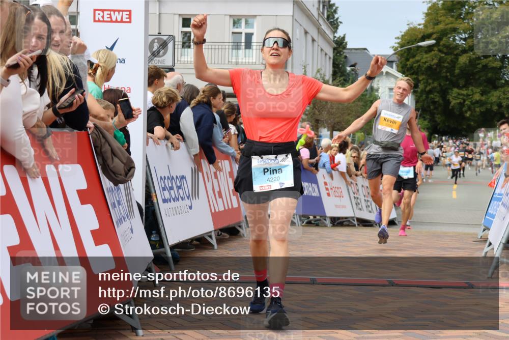 31.08.2025 - 21. Blankeneser Heldenlauf Strokosch-Dieckow http://msf.ph/oto/8696135 31.08.2025 12:28:26 Ziel 5320, 5540, 5813, 4220, 4424 meine-sportfotos.de