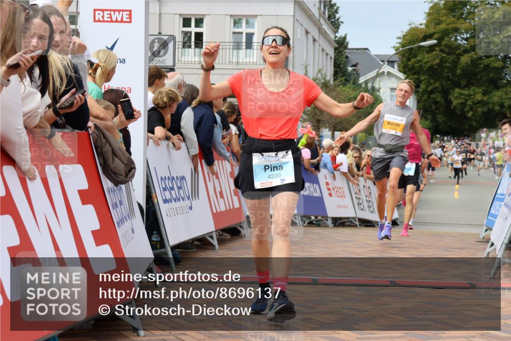 31.08.2025 - 21. Blankeneser Heldenlauf Strokosch-Dieckow http://msf.ph/oto/8696137 31.08.2025 12:28:26 Ziel 5320, 5540, 5813, 4220, 4424 meine-sportfotos.de