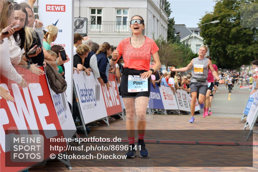 31.08.2025 - 21. Blankeneser Heldenlauf Strokosch-Dieckow http://msf.ph/oto/8696141 31.08.2025 12:28:26 Ziel 5320, 5540, 5813, 4220, 4424 meine-sportfotos.de