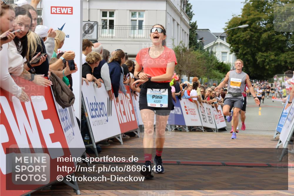 31.08.2025 - 21. Blankeneser Heldenlauf Strokosch-Dieckow http://msf.ph/oto/8696148 31.08.2025 12:28:26 Ziel 5320, 5540, 5813, 4220, 4424 meine-sportfotos.de