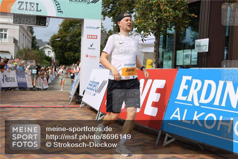31.08.2025 - 21. Blankeneser Heldenlauf Strokosch-Dieckow http://msf.ph/oto/8696149 31.08.2025 12:23:24 Ziel 5410, 5252, 4253, 4419, 4278 meine-sportfotos.de