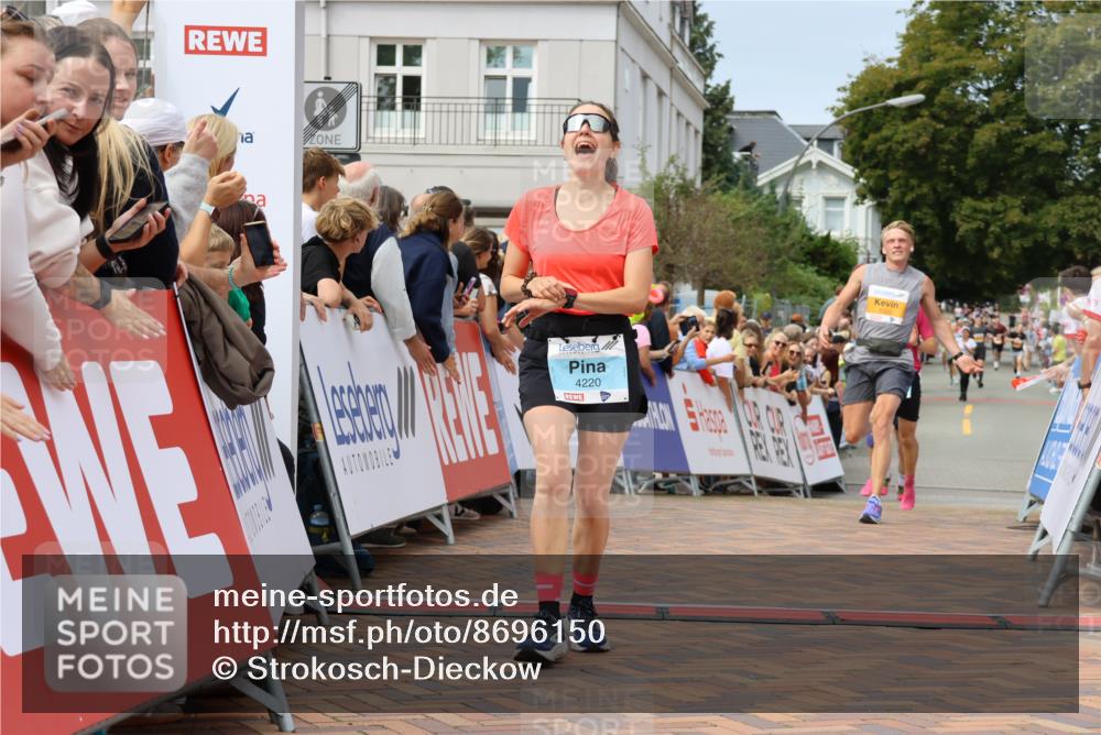 31.08.2025 - 21. Blankeneser Heldenlauf Strokosch-Dieckow http://msf.ph/oto/8696150 31.08.2025 12:28:26 Ziel 5320, 5540, 5813, 4220, 4424 meine-sportfotos.de