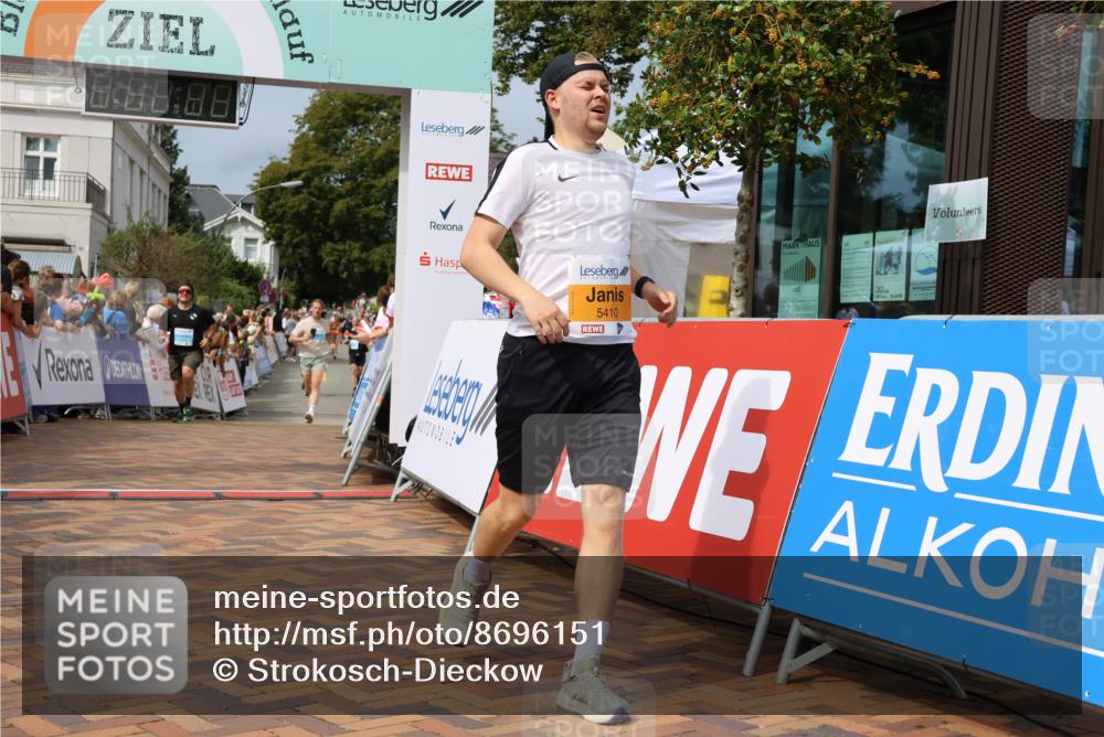 31.08.2025 - 21. Blankeneser Heldenlauf Strokosch-Dieckow http://msf.ph/oto/8696151 31.08.2025 12:23:24 Ziel 5410, 5252, 4253, 4419, 4278 meine-sportfotos.de