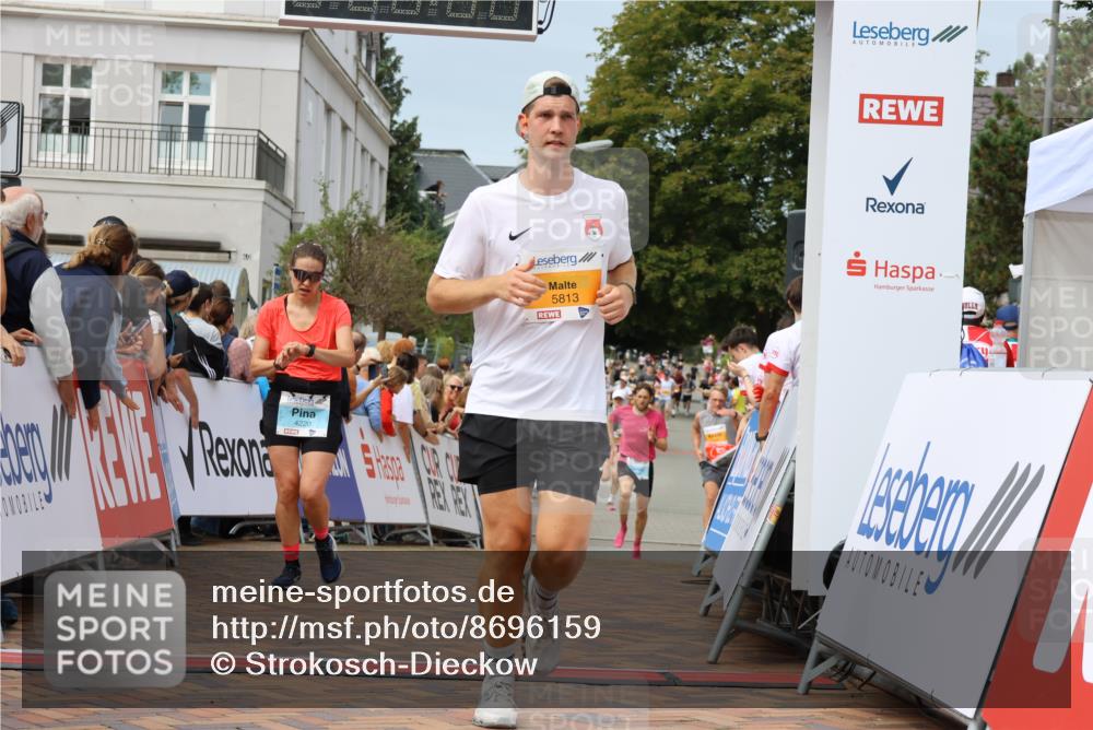 31.08.2025 - 21. Blankeneser Heldenlauf Strokosch-Dieckow http://msf.ph/oto/8696159 31.08.2025 12:28:24 Ziel 5320, 5813, 4220, 4424 meine-sportfotos.de