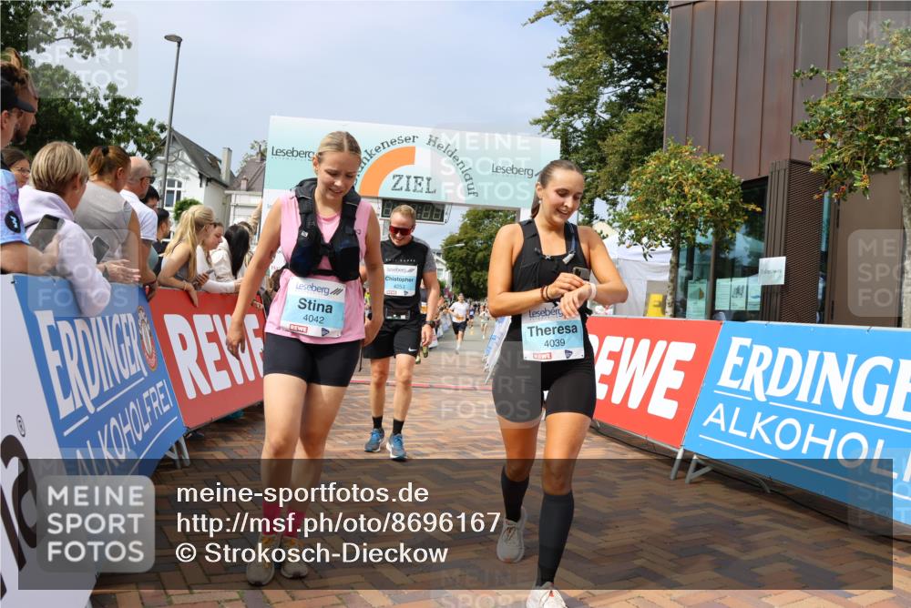 31.08.2025 - 21. Blankeneser Heldenlauf Strokosch-Dieckow http://msf.ph/oto/8696167 31.08.2025 12:23:20 Ziel 5410, 5252, 4133, 4039, 4042, 4253 meine-sportfotos.de