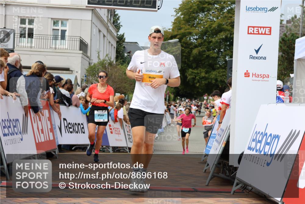 31.08.2025 - 21. Blankeneser Heldenlauf Strokosch-Dieckow http://msf.ph/oto/8696168 31.08.2025 12:28:24 Ziel 5320, 5813, 4220, 4424 meine-sportfotos.de