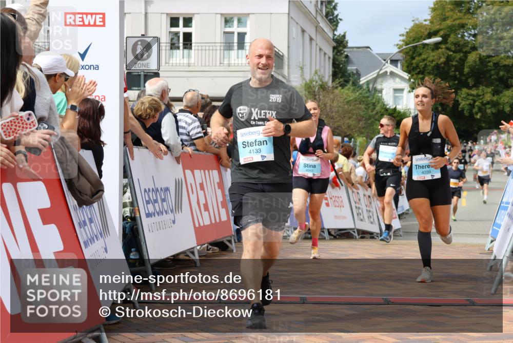 31.08.2025 - 21. Blankeneser Heldenlauf Strokosch-Dieckow http://msf.ph/oto/8696181 31.08.2025 12:23:14 Ziel 5709, 5144, 4133, 4039, 4042, 4253 meine-sportfotos.de