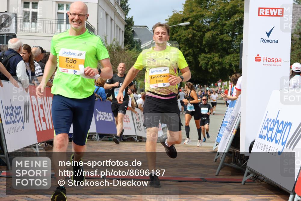 31.08.2025 - 21. Blankeneser Heldenlauf Strokosch-Dieckow http://msf.ph/oto/8696187 31.08.2025 12:23:11 Ziel 5709, 5797, 5144, 4133, 4039, 4042 meine-sportfotos.de
