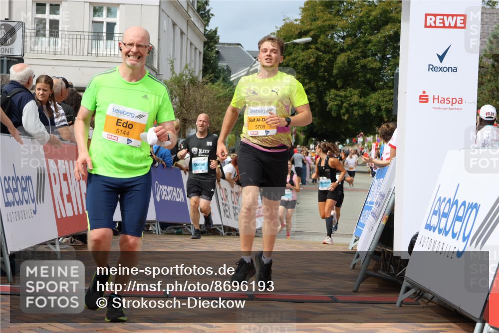 31.08.2025 - 21. Blankeneser Heldenlauf Strokosch-Dieckow http://msf.ph/oto/8696193 31.08.2025 12:23:11 Ziel 5709, 5797, 5144, 4133, 4039, 4042 meine-sportfotos.de