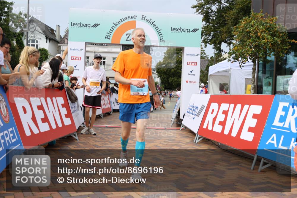31.08.2025 - 21. Blankeneser Heldenlauf Strokosch-Dieckow http://msf.ph/oto/8696196 31.08.2025 12:28:02 Ziel 5322, 5278, 4058, 4030, 4123 meine-sportfotos.de