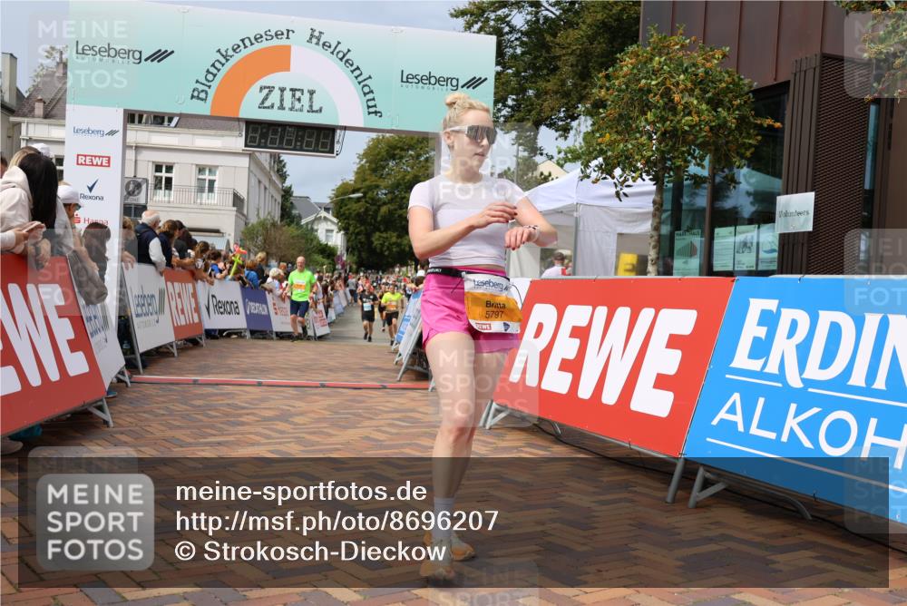 31.08.2025 - 21. Blankeneser Heldenlauf Strokosch-Dieckow http://msf.ph/oto/8696207 31.08.2025 12:23:07 Ziel 5709, 5797, 5144, 4358, 4025, 4426 meine-sportfotos.de