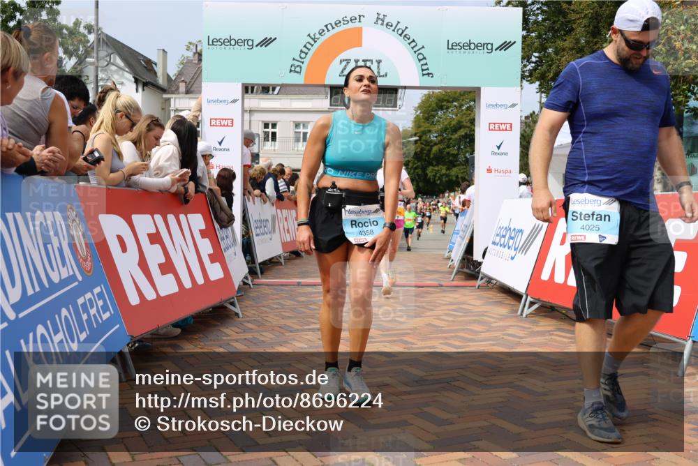 31.08.2025 - 21. Blankeneser Heldenlauf Strokosch-Dieckow http://msf.ph/oto/8696224 31.08.2025 12:23:05 Ziel 5797, 4358, 4025, 4285, 4426 meine-sportfotos.de