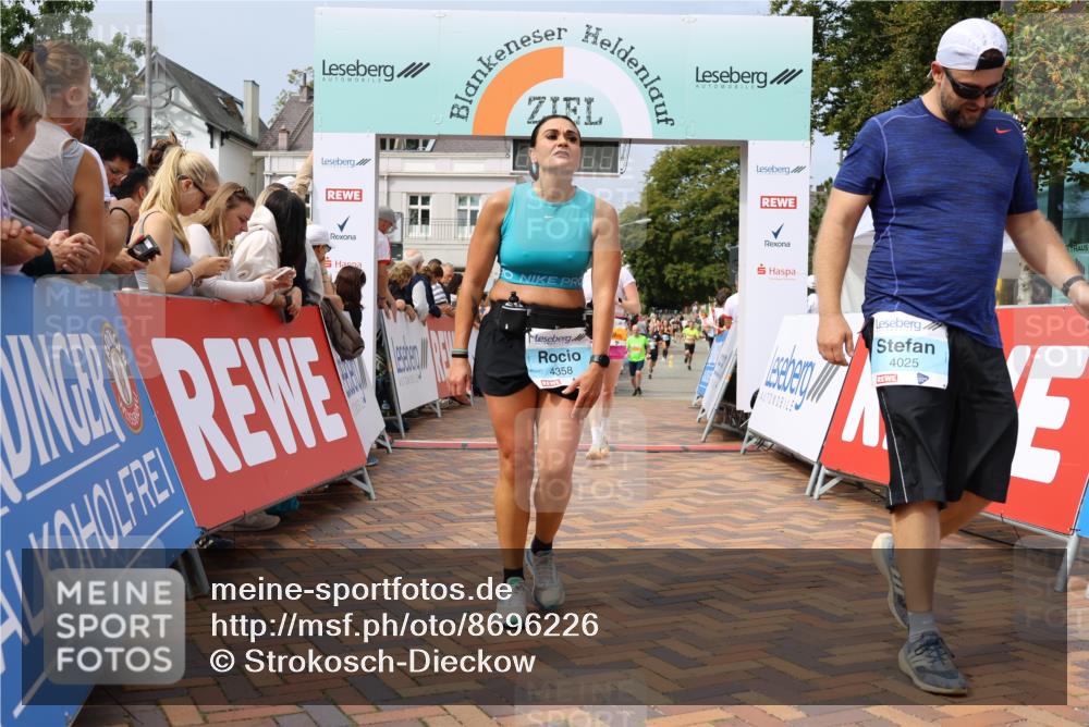 31.08.2025 - 21. Blankeneser Heldenlauf Strokosch-Dieckow http://msf.ph/oto/8696226 31.08.2025 12:23:05 Ziel 5797, 4358, 4025, 4285, 4426 meine-sportfotos.de