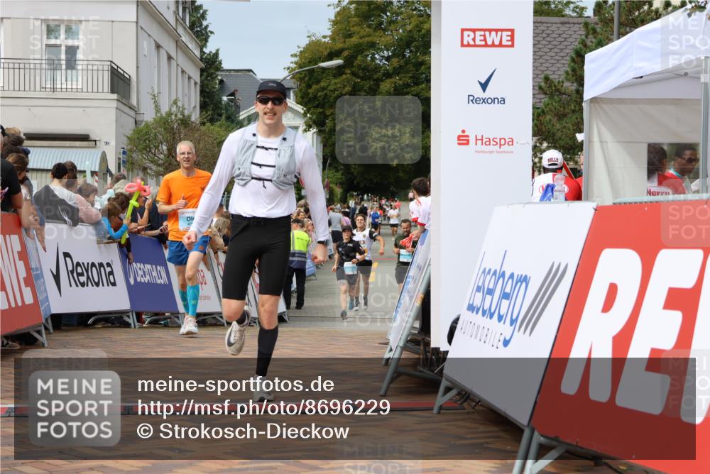 31.08.2025 - 21. Blankeneser Heldenlauf Strokosch-Dieckow http://msf.ph/oto/8696229 31.08.2025 12:27:56 Ziel 5322, 5433, 4269, 4058 meine-sportfotos.de