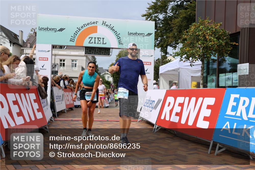 31.08.2025 - 21. Blankeneser Heldenlauf Strokosch-Dieckow http://msf.ph/oto/8696235 31.08.2025 12:23:03 Ziel 5797, 4358, 4025, 4285, 4426 meine-sportfotos.de