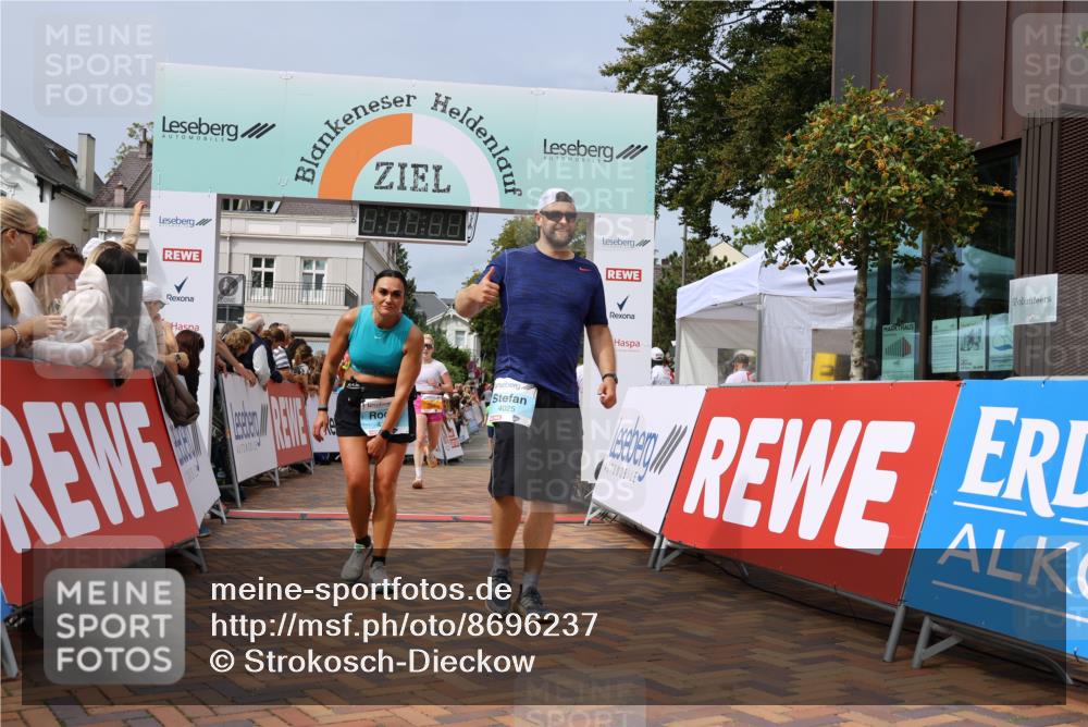 31.08.2025 - 21. Blankeneser Heldenlauf Strokosch-Dieckow http://msf.ph/oto/8696237 31.08.2025 12:23:03 Ziel 5797, 4358, 4025, 4285, 4426 meine-sportfotos.de