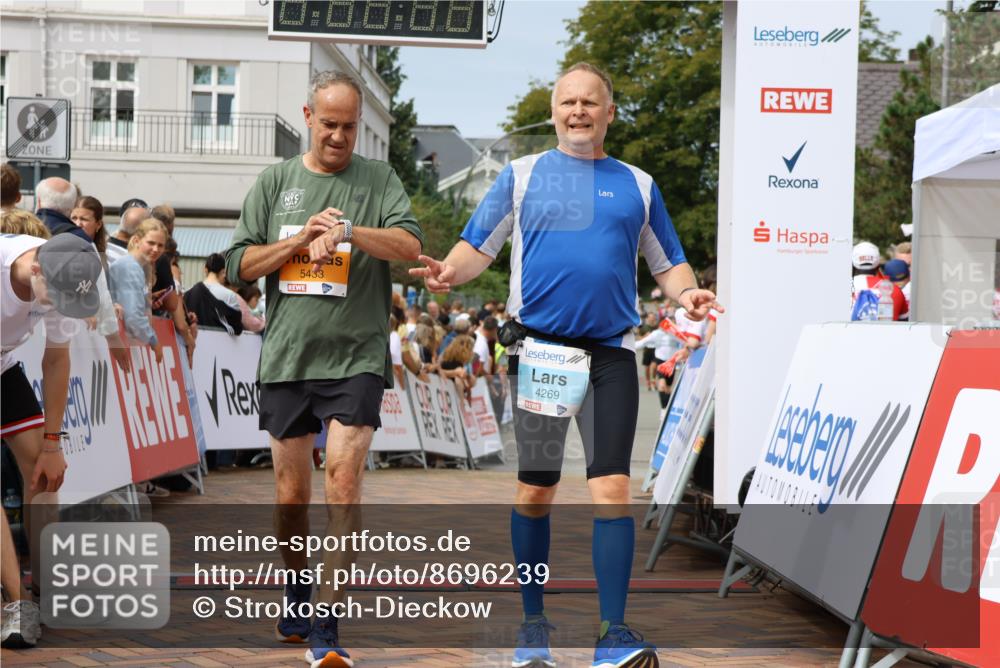 31.08.2025 - 21. Blankeneser Heldenlauf Strokosch-Dieckow http://msf.ph/oto/8696239 31.08.2025 12:27:50 Ziel 5433, 5742, 4269 meine-sportfotos.de