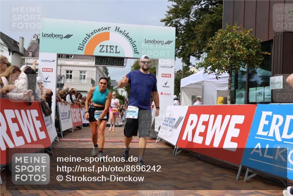 31.08.2025 - 21. Blankeneser Heldenlauf Strokosch-Dieckow http://msf.ph/oto/8696242 31.08.2025 12:23:03 Ziel 5797, 4358, 4025, 4285, 4426 meine-sportfotos.de
