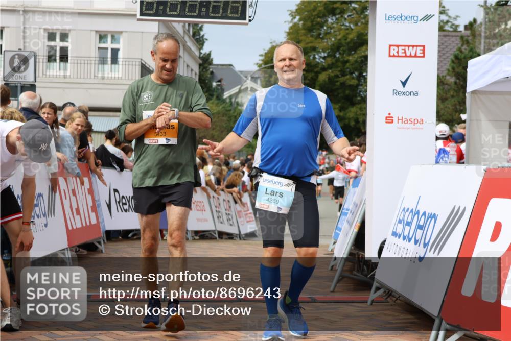 31.08.2025 - 21. Blankeneser Heldenlauf Strokosch-Dieckow http://msf.ph/oto/8696243 31.08.2025 12:27:50 Ziel 5433, 5742, 4269 meine-sportfotos.de