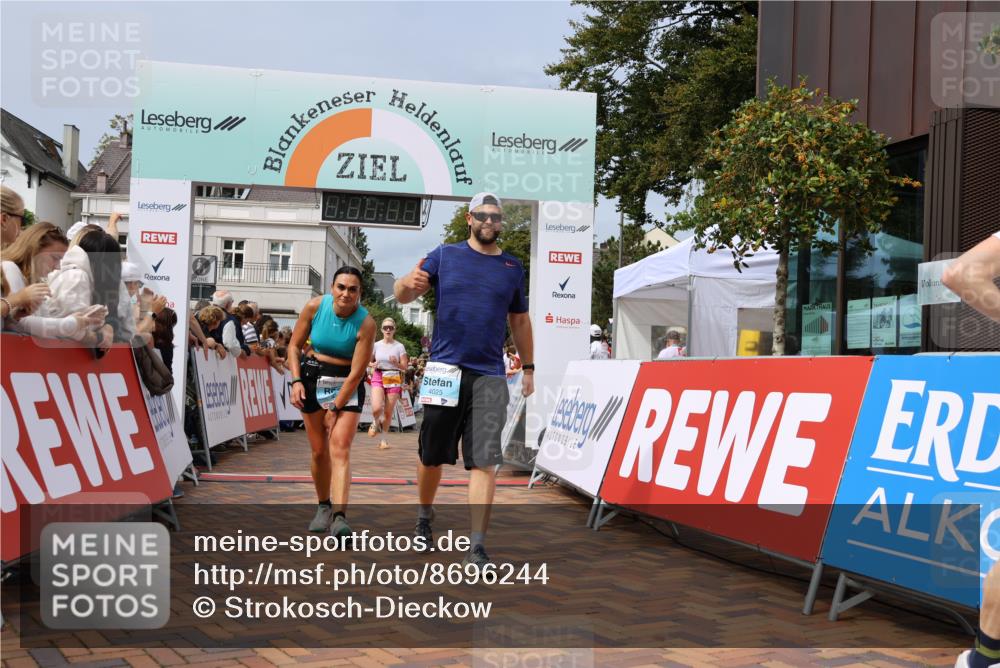 31.08.2025 - 21. Blankeneser Heldenlauf Strokosch-Dieckow http://msf.ph/oto/8696244 31.08.2025 12:23:03 Ziel 5797, 4358, 4025, 4285, 4426 meine-sportfotos.de