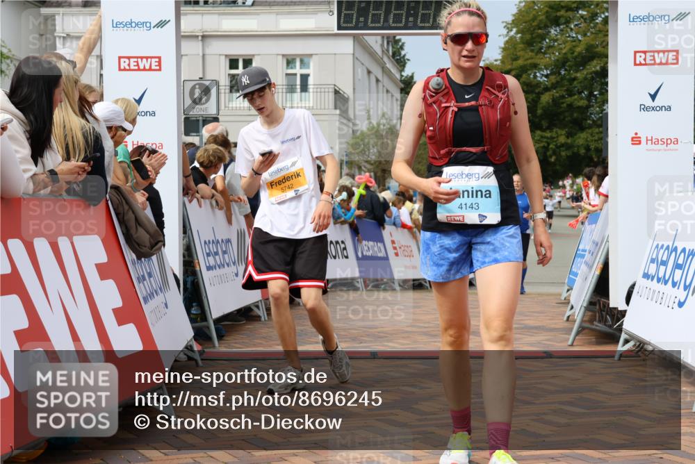 31.08.2025 - 21. Blankeneser Heldenlauf Strokosch-Dieckow http://msf.ph/oto/8696245 31.08.2025 12:27:44 Ziel 5121, 5403, 5564, 5433, 5742, 4143, 4269 meine-sportfotos.de