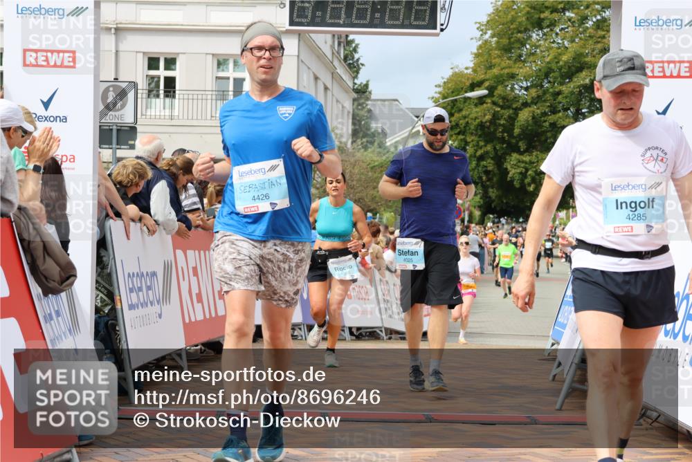 31.08.2025 - 21. Blankeneser Heldenlauf Strokosch-Dieckow http://msf.ph/oto/8696246 31.08.2025 12:23:00 Ziel 5797, 4358, 4025, 4285, 4426 meine-sportfotos.de