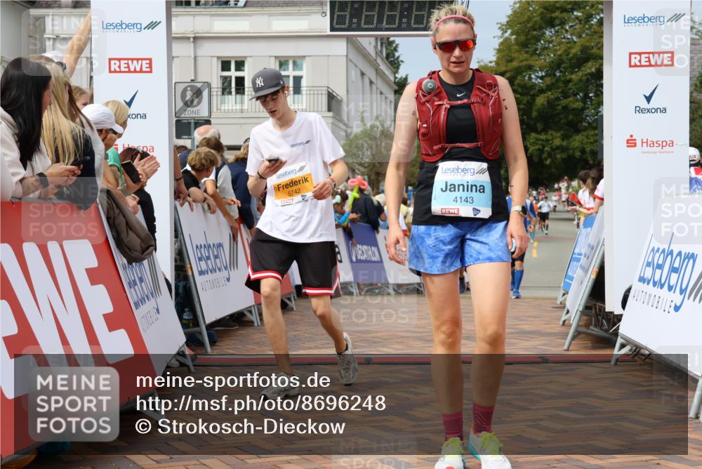 31.08.2025 - 21. Blankeneser Heldenlauf Strokosch-Dieckow http://msf.ph/oto/8696248 31.08.2025 12:27:44 Ziel 5121, 5403, 5564, 5433, 5742, 4143, 4269 meine-sportfotos.de