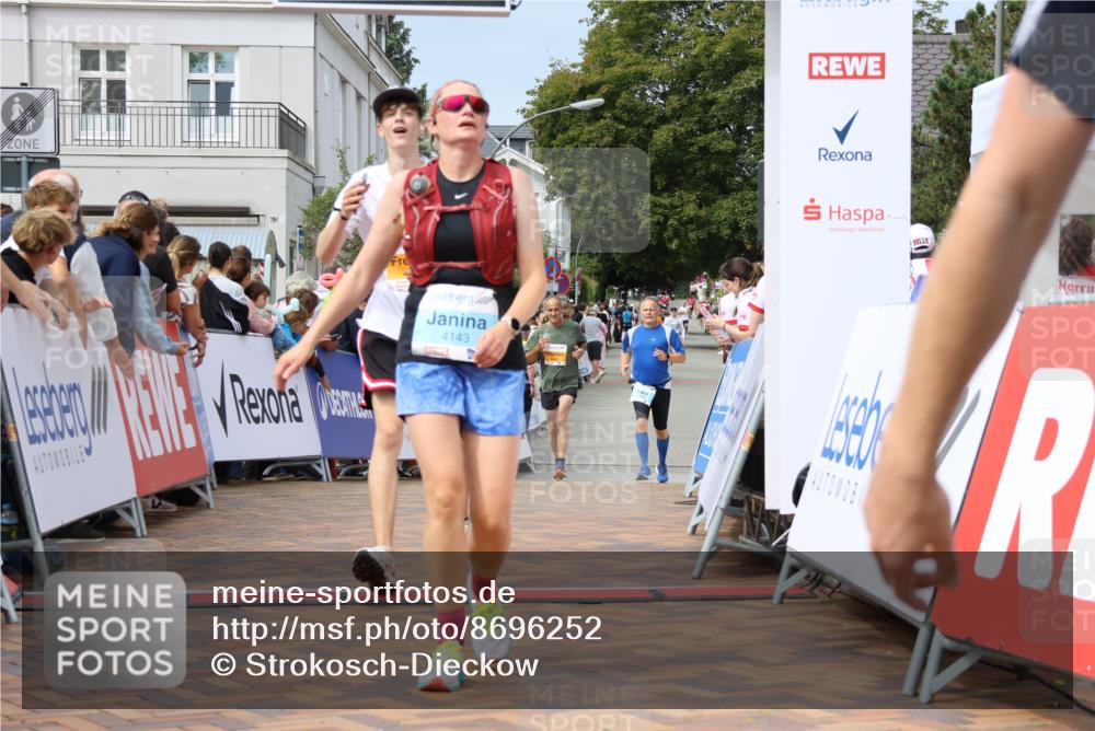 31.08.2025 - 21. Blankeneser Heldenlauf Strokosch-Dieckow http://msf.ph/oto/8696252 31.08.2025 12:27:43 Ziel 5121, 5403, 5564, 5742, 4143 meine-sportfotos.de