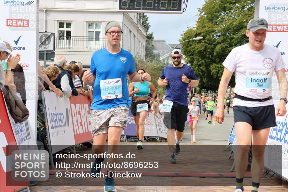 31.08.2025 - 21. Blankeneser Heldenlauf Strokosch-Dieckow http://msf.ph/oto/8696253 31.08.2025 12:23:00 Ziel 5797, 4358, 4025, 4285, 4426 meine-sportfotos.de