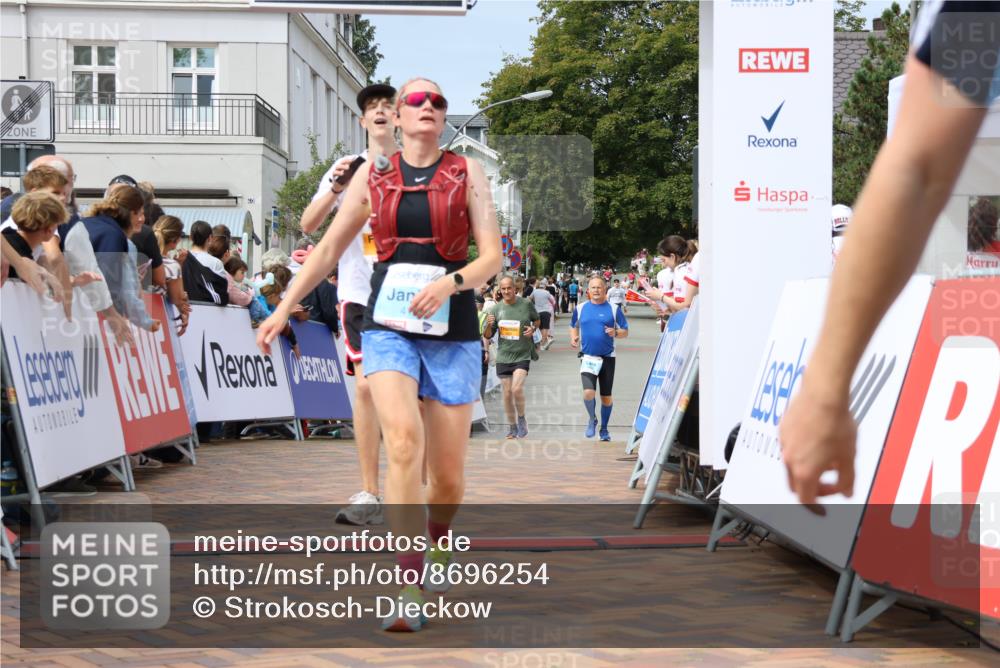 31.08.2025 - 21. Blankeneser Heldenlauf Strokosch-Dieckow http://msf.ph/oto/8696254 31.08.2025 12:27:43 Ziel 5121, 5403, 5564, 5742, 4143 meine-sportfotos.de