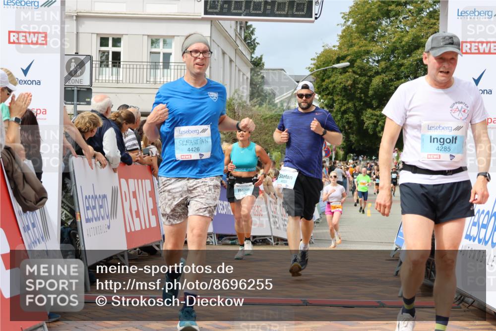 31.08.2025 - 21. Blankeneser Heldenlauf Strokosch-Dieckow http://msf.ph/oto/8696255 31.08.2025 12:23:00 Ziel 5797, 4358, 4025, 4285, 4426 meine-sportfotos.de