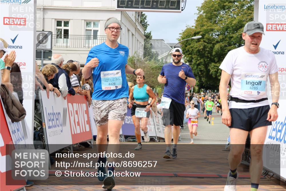31.08.2025 - 21. Blankeneser Heldenlauf Strokosch-Dieckow http://msf.ph/oto/8696257 31.08.2025 12:23:00 Ziel 5797, 4358, 4025, 4285, 4426 meine-sportfotos.de