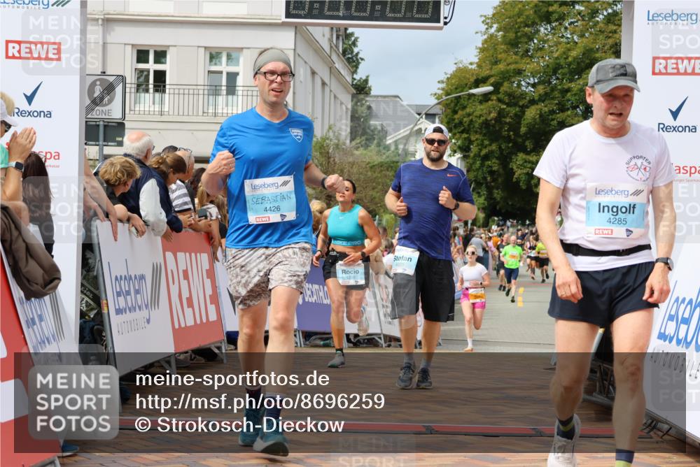 31.08.2025 - 21. Blankeneser Heldenlauf Strokosch-Dieckow http://msf.ph/oto/8696259 31.08.2025 12:23:00 Ziel 5797, 4358, 4025, 4285, 4426 meine-sportfotos.de