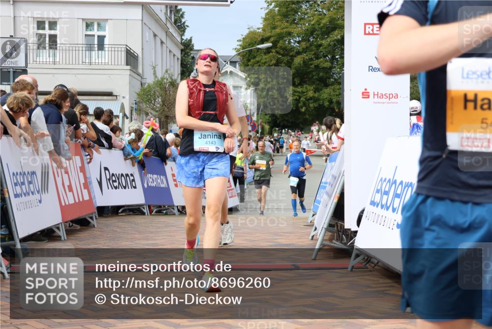 31.08.2025 - 21. Blankeneser Heldenlauf Strokosch-Dieckow http://msf.ph/oto/8696260 31.08.2025 12:27:42 Ziel 5121, 5403, 5564, 5742, 4143 meine-sportfotos.de
