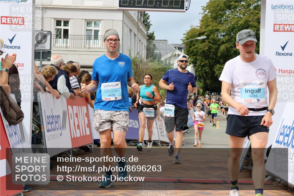 31.08.2025 - 21. Blankeneser Heldenlauf Strokosch-Dieckow http://msf.ph/oto/8696263 31.08.2025 12:23:00 Ziel 5797, 4358, 4025, 4285, 4426 meine-sportfotos.de