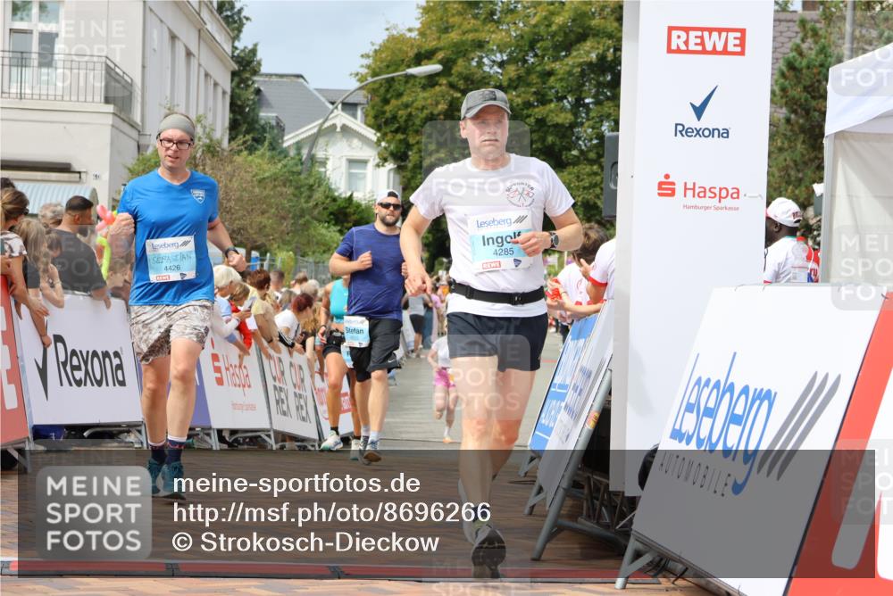 31.08.2025 - 21. Blankeneser Heldenlauf Strokosch-Dieckow http://msf.ph/oto/8696266 31.08.2025 12:22:58 Ziel 4358, 4025, 4285, 4426 meine-sportfotos.de
