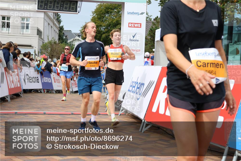 31.08.2025 - 21. Blankeneser Heldenlauf Strokosch-Dieckow http://msf.ph/oto/8696274 31.08.2025 12:27:40 Ziel 5121, 5403, 5564, 5742, 4143 meine-sportfotos.de
