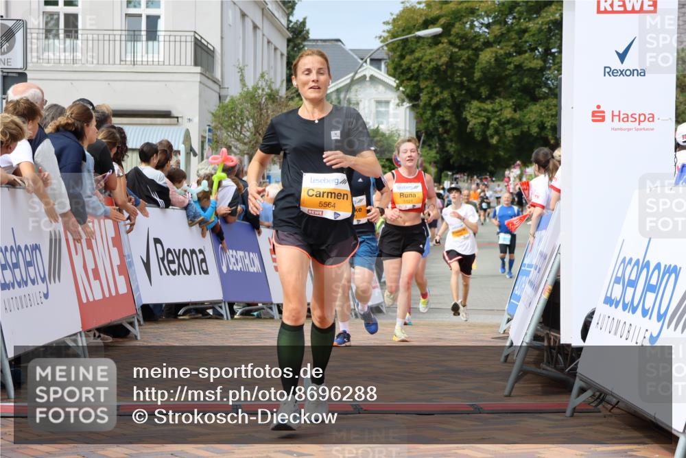 31.08.2025 - 21. Blankeneser Heldenlauf Strokosch-Dieckow http://msf.ph/oto/8696288 31.08.2025 12:27:38 Ziel 5121, 5403, 5564, 5742, 4143 meine-sportfotos.de